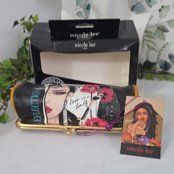 Nicole Lee Love Me Half Make Up Organizer Travel Kiss Lock Clutch NIB - Picture 3 of 12